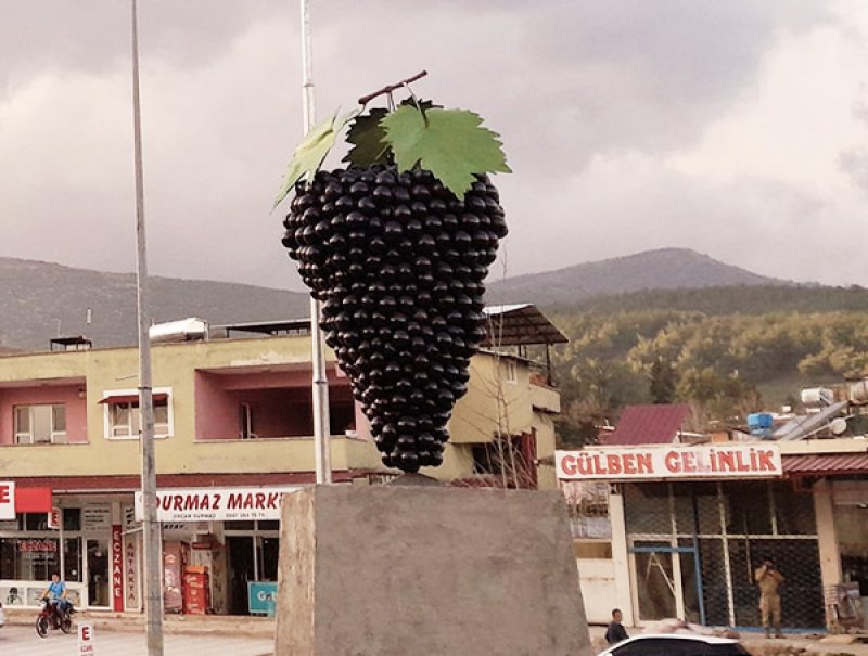 HATAY ÜZÜM HEYKELİ